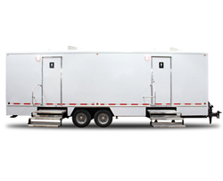 8 Head Shower Trailer