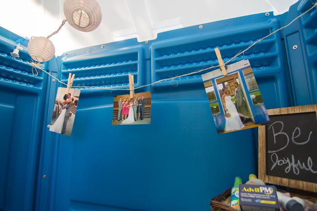 cloths-line-photos-for-bathroom
