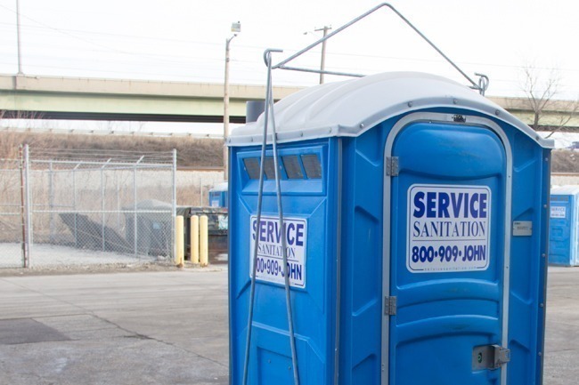 craneIMG_9305 crane lift porta potty